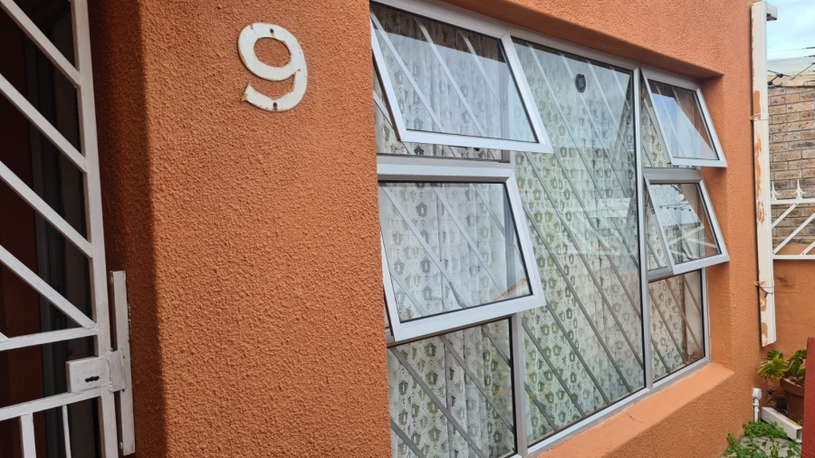 5 Bedroom Property for Sale in Rocklands Western Cape